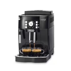 Machine à café automatique De'Longhi Magnifica S noire ECAM 21.112 B avec ses commandes